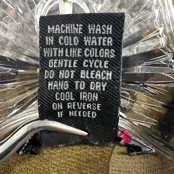 Body Central Womens Top Medium Green Camo Sleeveless Button Front Shirt Blouse - Picture 7 of 10